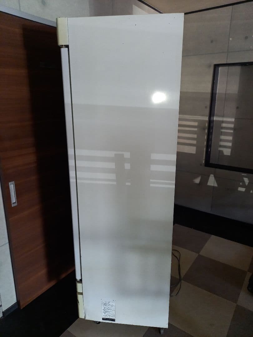 コカ・コーラ冷温冷蔵庫