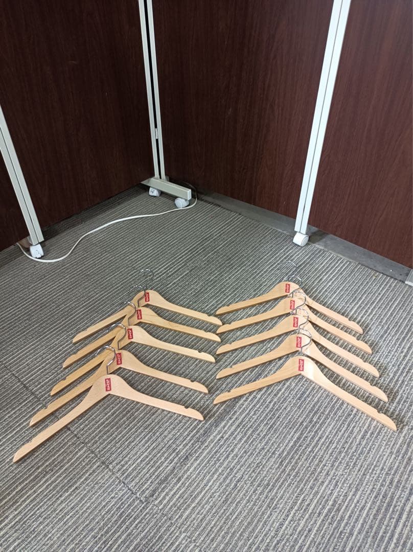 八5759【未使用品】リーバイス　木製ハンガー　10本セット