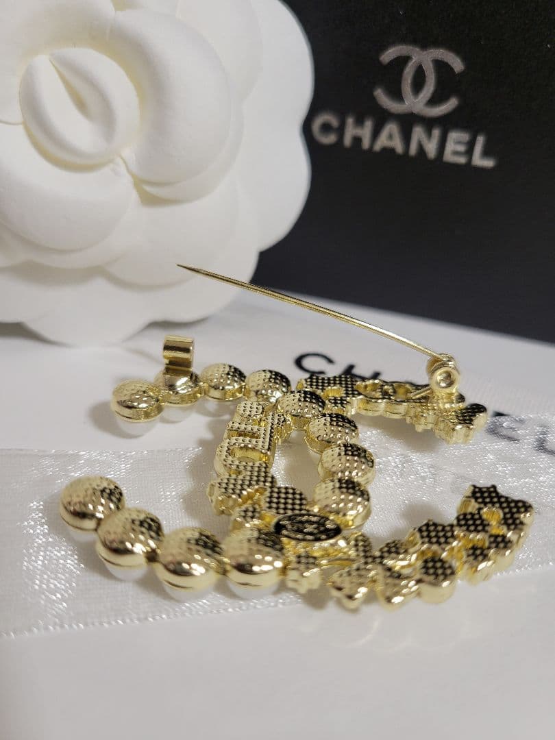 シャネル　ブローチ　パール　ゴールド