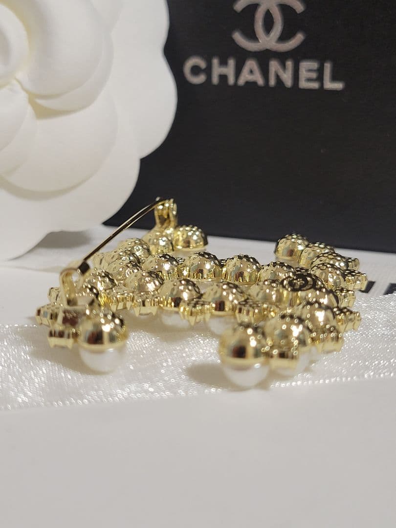 シャネル　ブローチ　パール　ゴールド