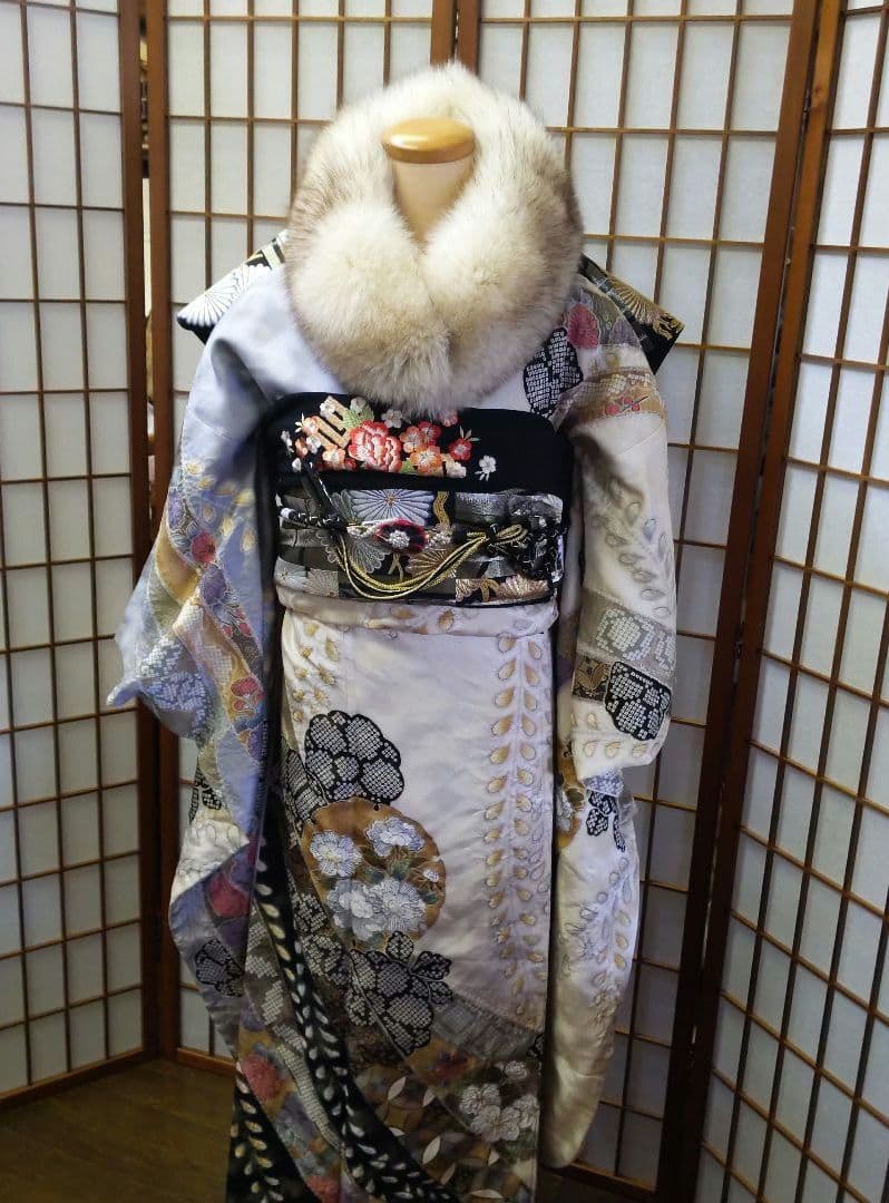 441やまと　金通し　絞り　クリーム灰正絹振袖6点フルセット成人式卒業式謝恩会