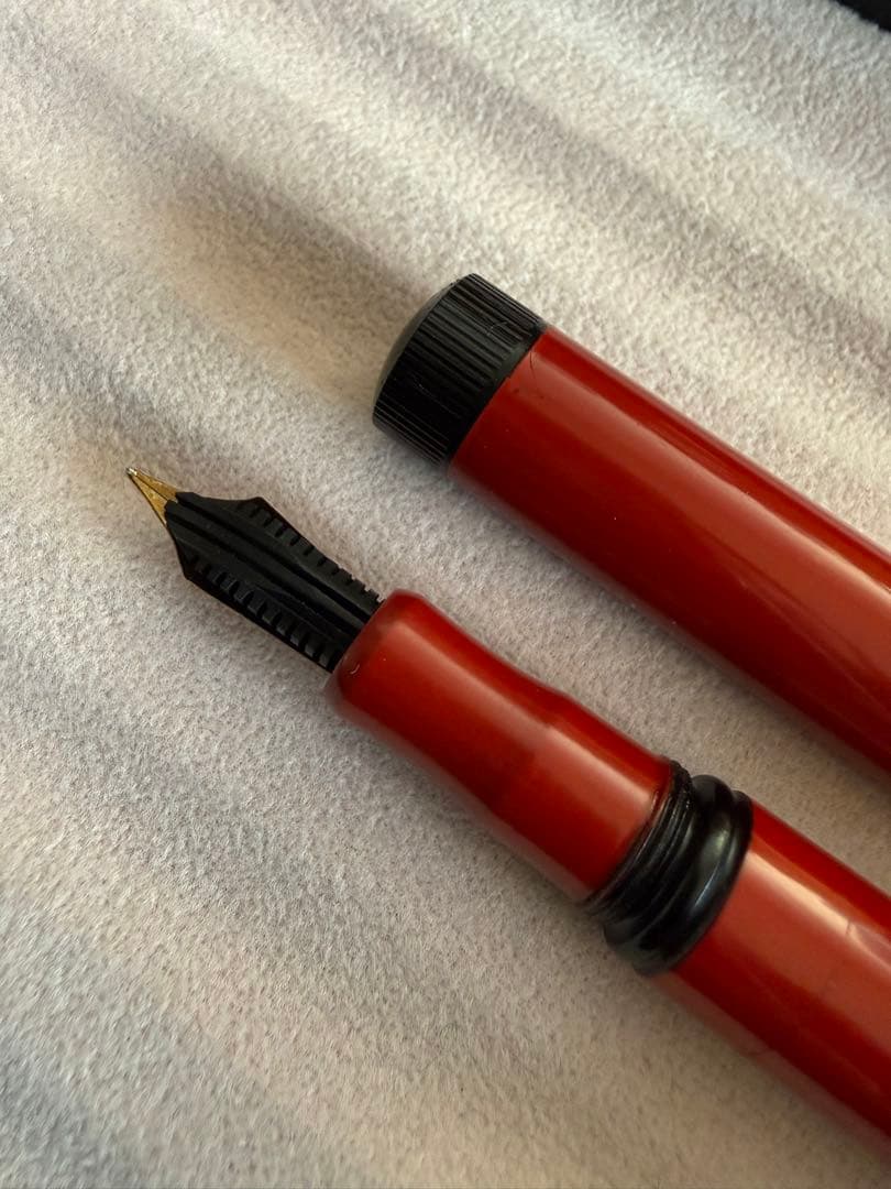 兜木ペン先、朱漆、インキ止め式、エボナイト