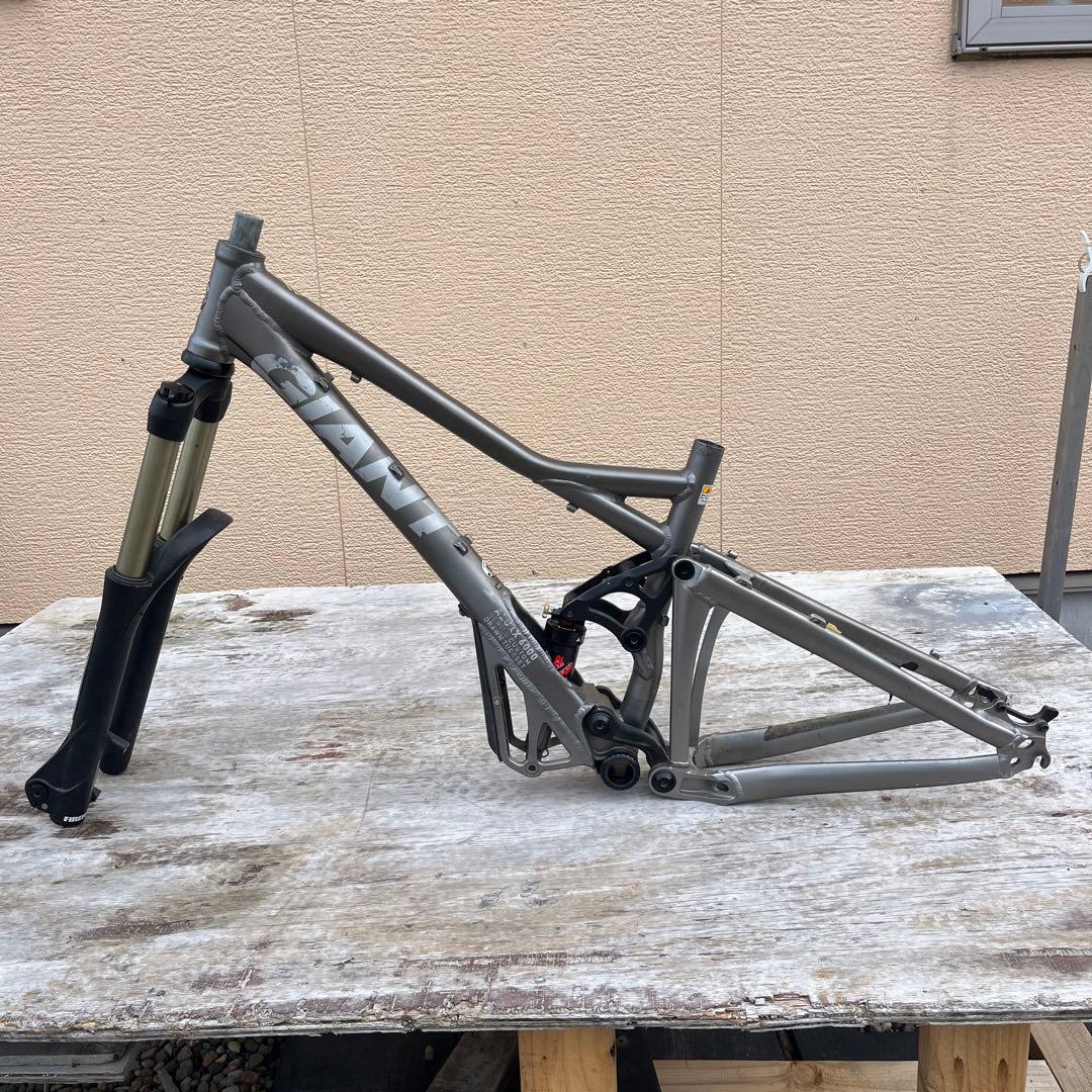 さばち様 giant reign 26インチ　フレーム　サスペンション