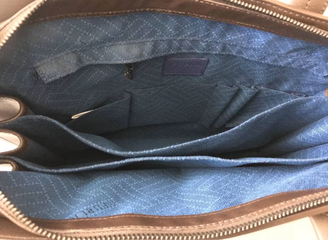 極美品★FURLA(フルラ)ブリーフケース★正規品101,200円(イタリア製)