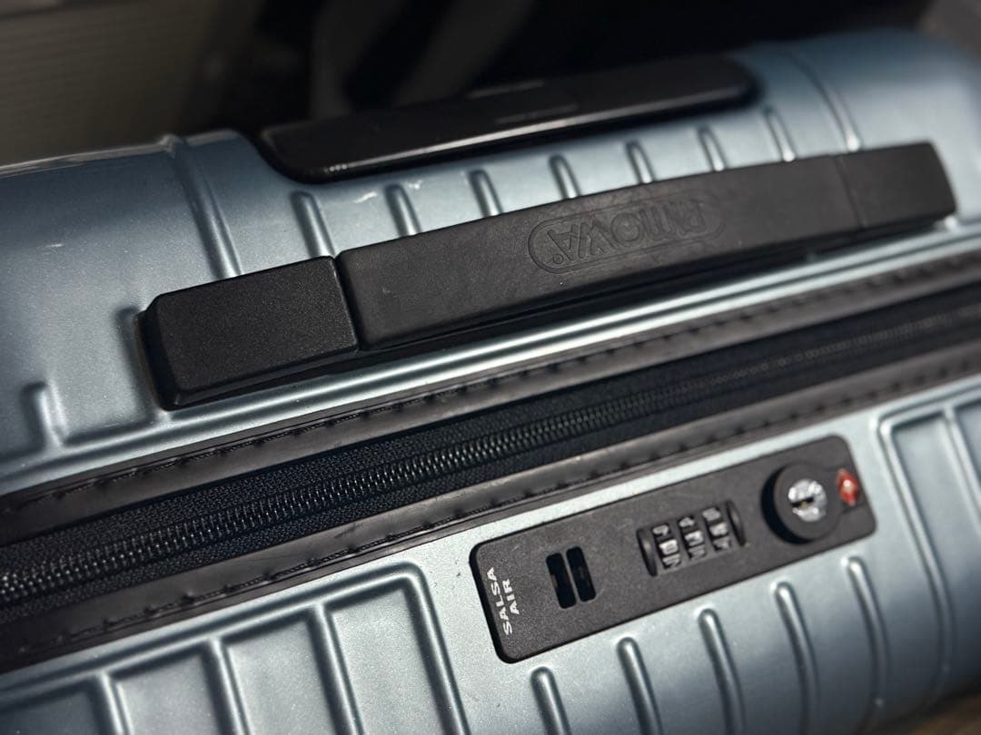 最軽量　リモワスーツケース　機内持ち込みサイズ