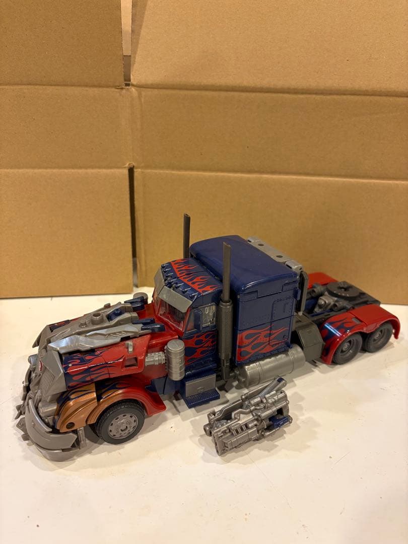 トランスフォーマー　DA28ストライカーオプティマスプライム