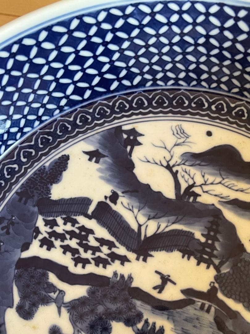 青白い風景画の深皿 陶器
