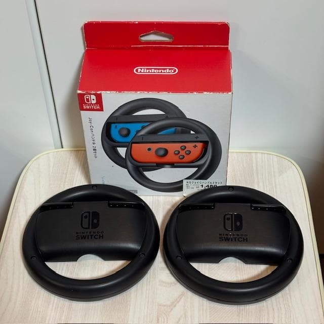 ★ジョイコンハンドルつき！『Nintendo Switch』本体（動作確認済み）