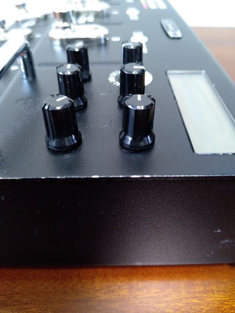 LINE6 M9 Stompbox Modeler (液晶難あり)