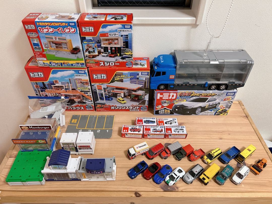 【トミカまとめ売り！】タウンセット／かたづけトラックとパトカー／ミニカーセット