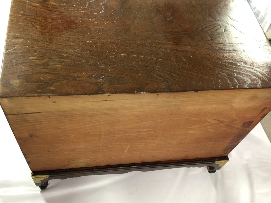 も*ん様 業者買取品！李朝家具 魚型錠前 手描き人物図 モリジャン 箪笥 飾り棚