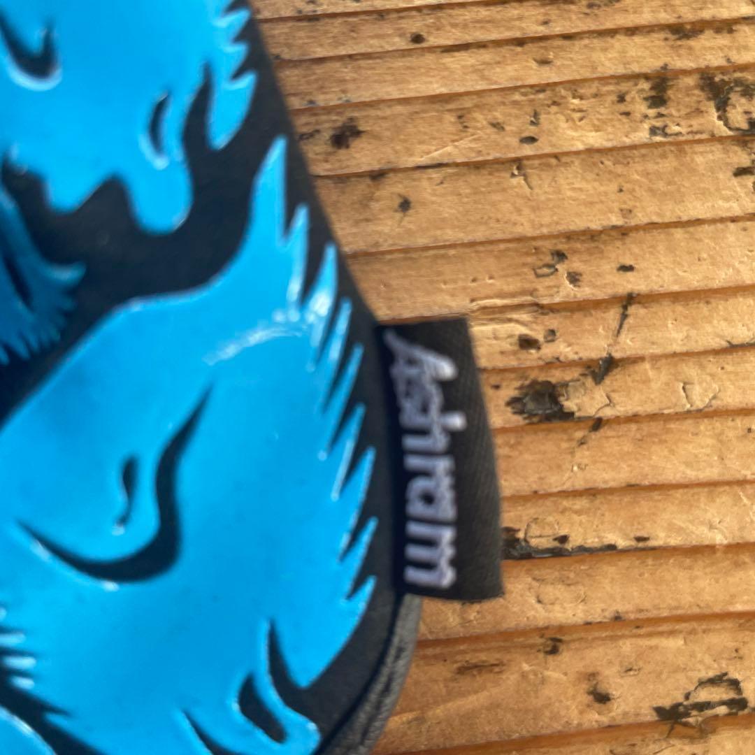 新品　サンタクルーズ x MxMxM スクリーミングハンドグローブ　黒青