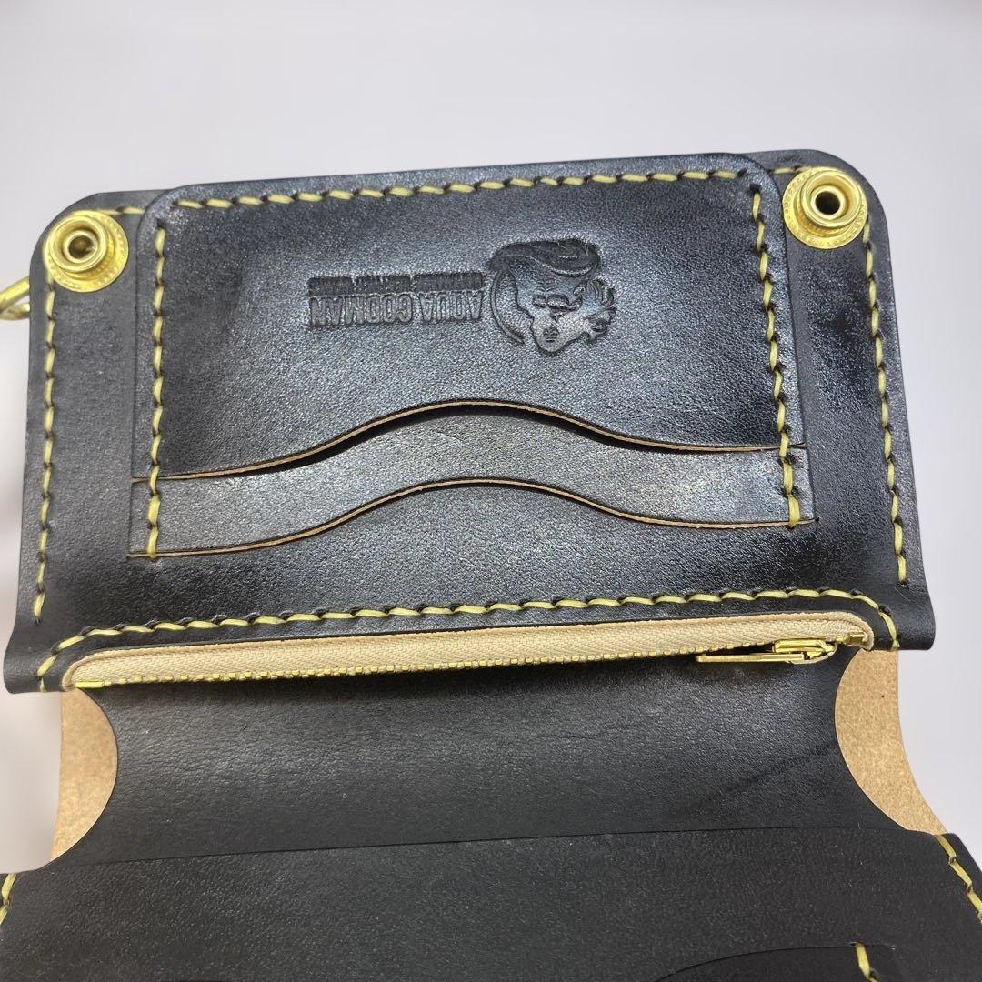 お札折らずに収納できる無骨な手染めミドルトラッカーウォレット BTW