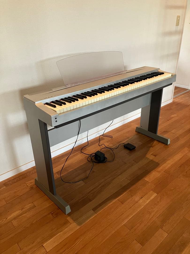 週末セール YAMAHA（ヤマハ） スタンド付き電子ピアノ 88鍵盤