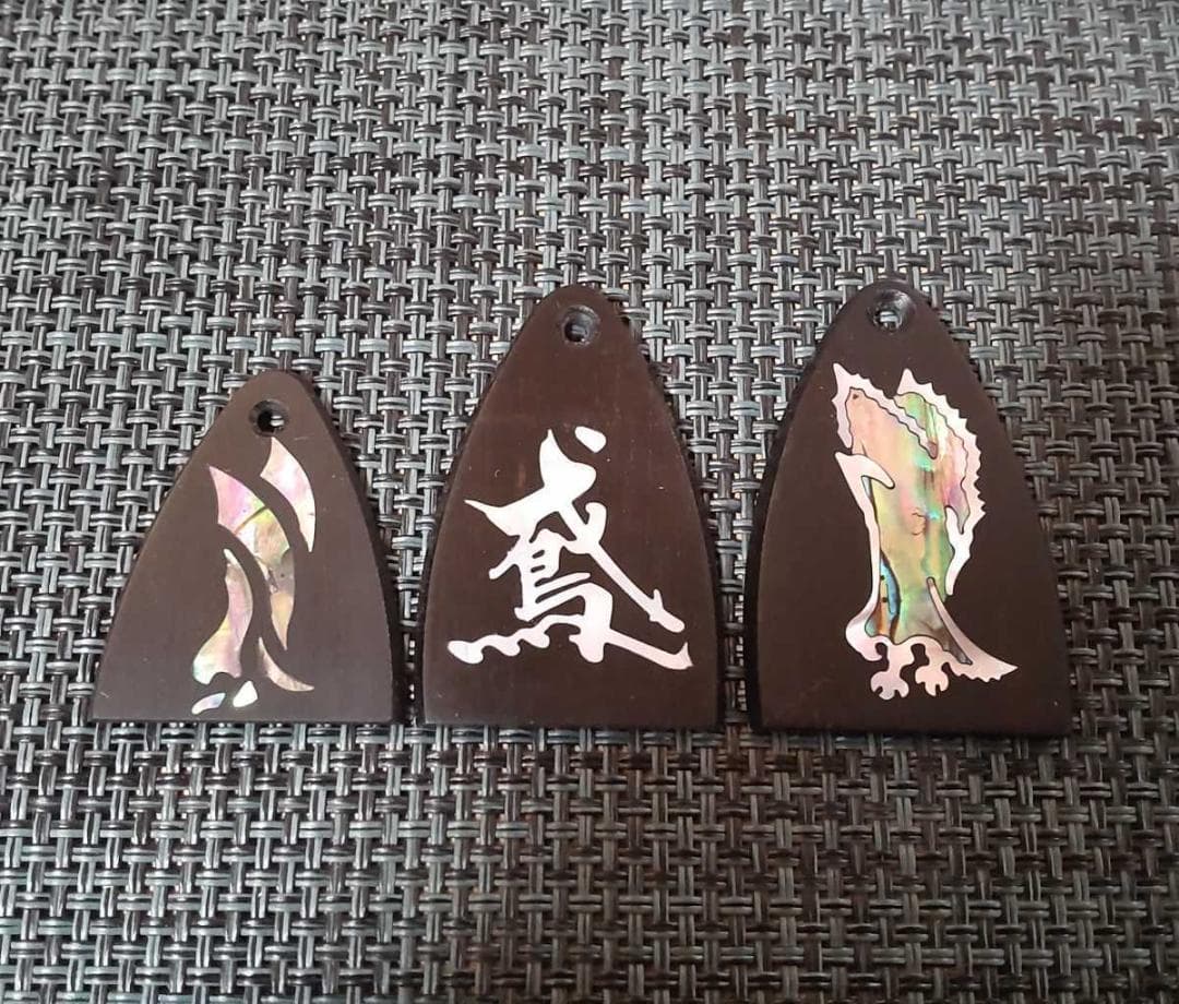 PRS　ローズ製　フレームドイーグル トラスロッドカバー RENSPOIM