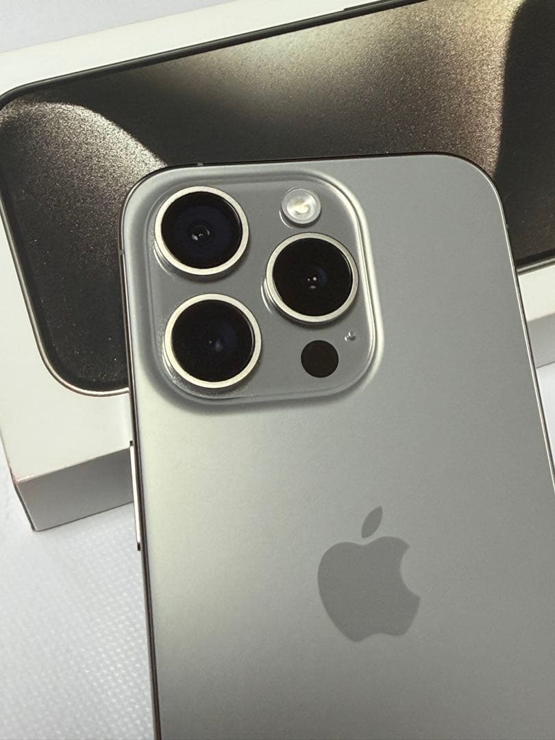 iPhone15Pro 256GB ナチュラルチタニウム　SIMフリー
