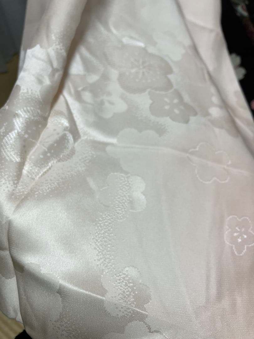 正絹振袖　Ｓサイズ　7点フルセット　黒地　雪輪　桜などの花　色半襟付　成人式