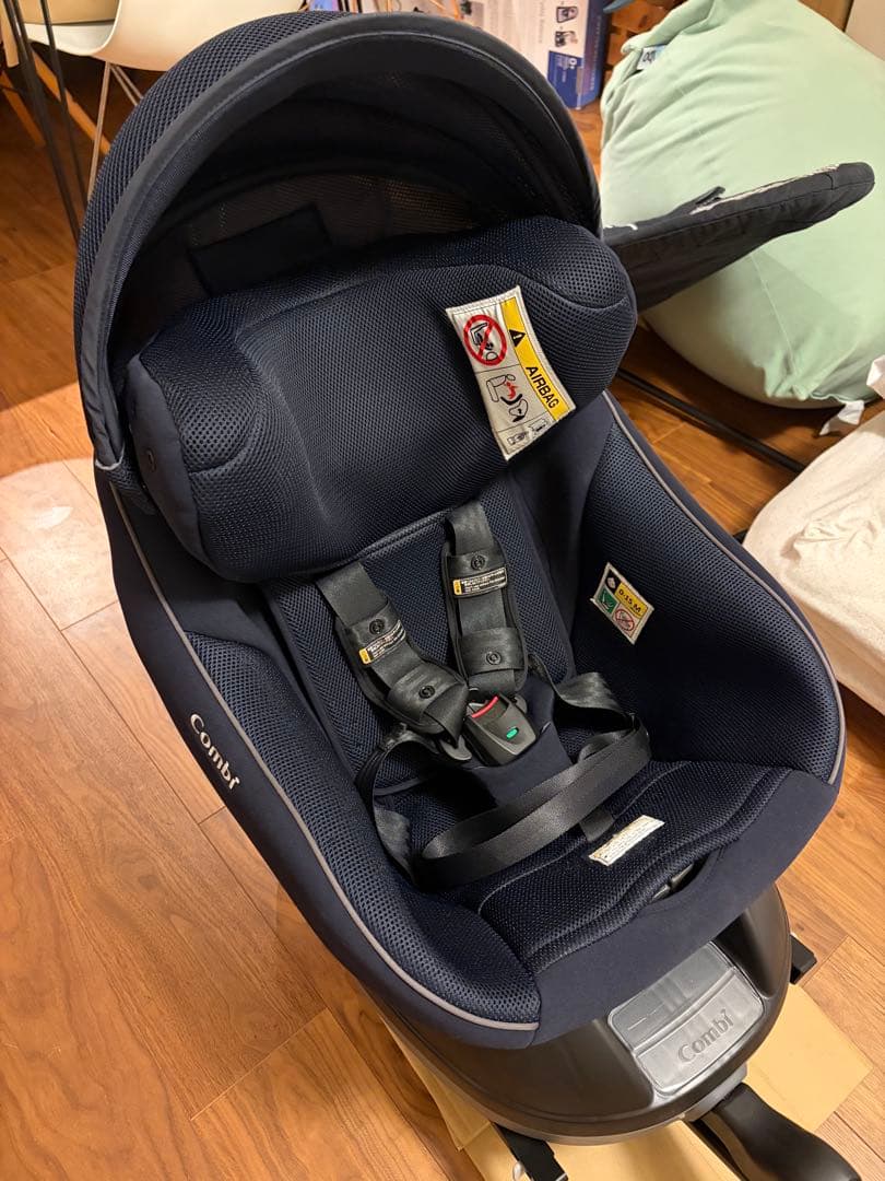 Combi クルムーブコンパクトライト R129 ISOFIX