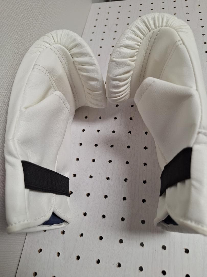 【美品・試着のみ】　Winningパンチンググローブ　SB-2000