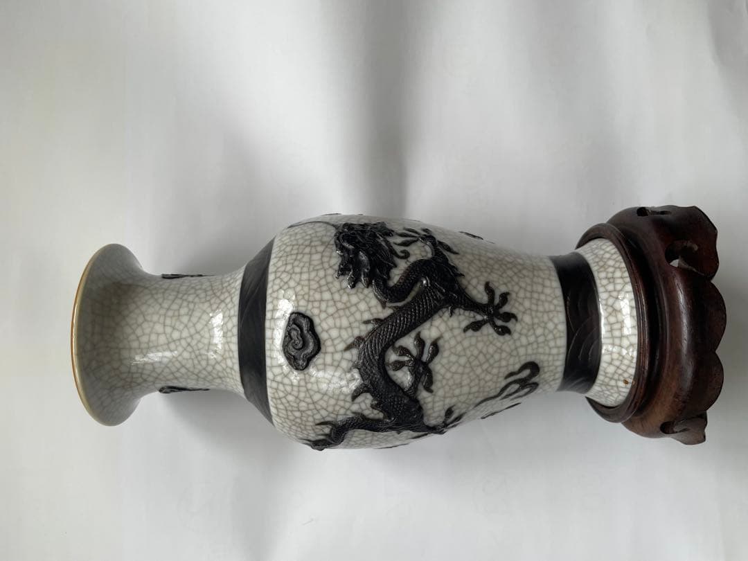 龍模様の陶磁器花瓶　成化年製