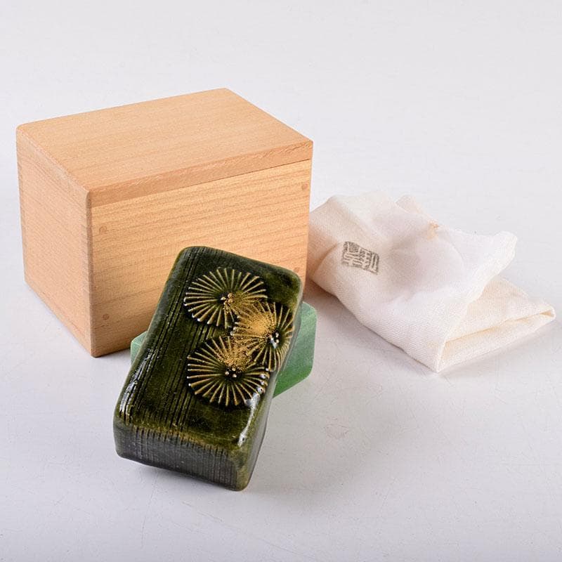 YUKI TANAKA加藤丈佳造　色絵金彩花文　香合　共布共箱　V8484