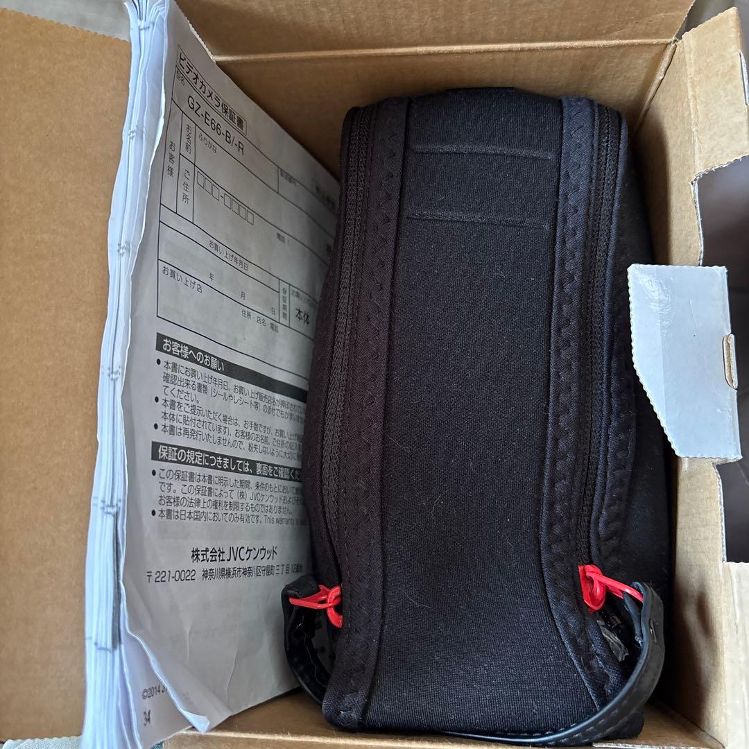 ビデオカメラ　JVC GZ-E66-B