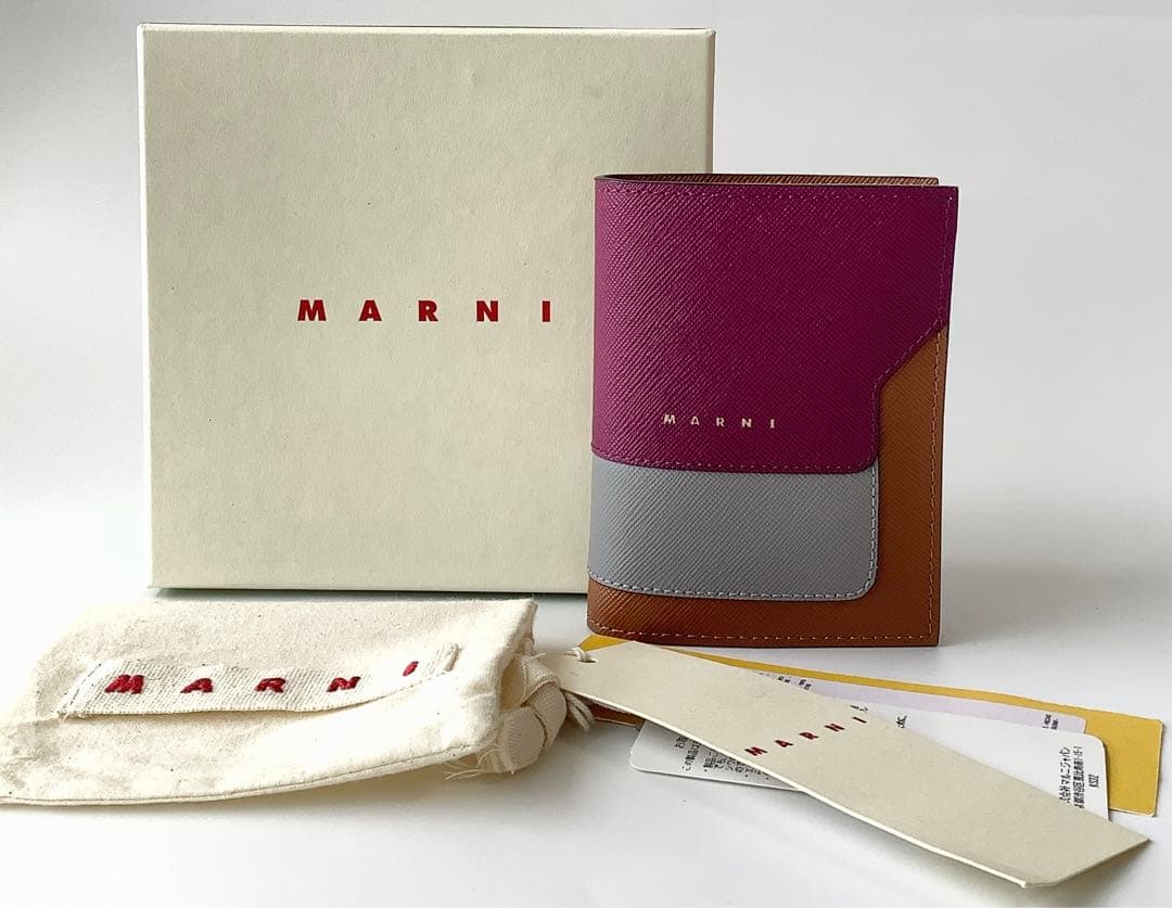 新品★マルニ★MARNlサフィアーノバイフォールドウォレット２つ折り財布★茶系