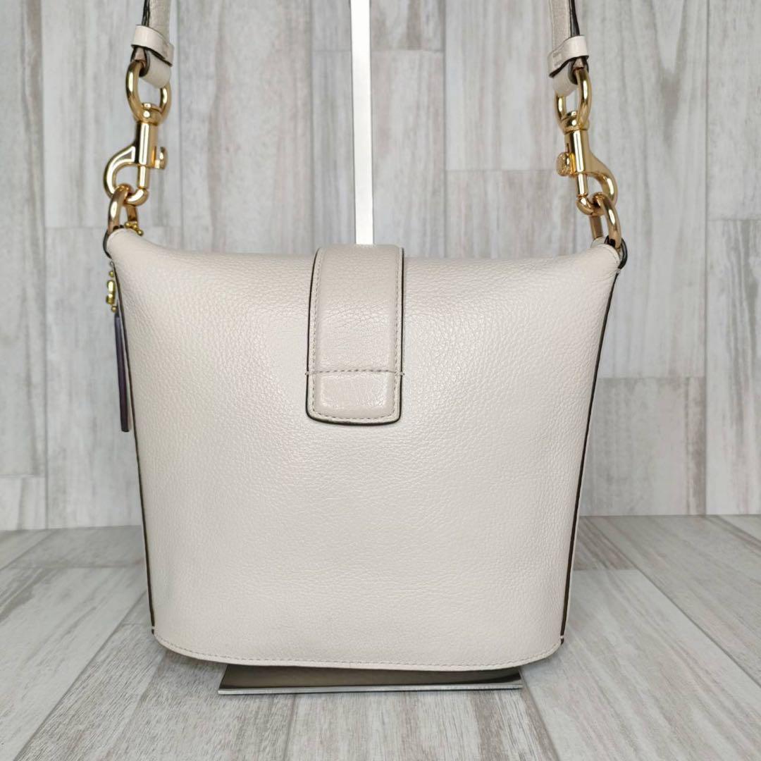 55 COACH コーチ　レザー　ショルダーバッグ