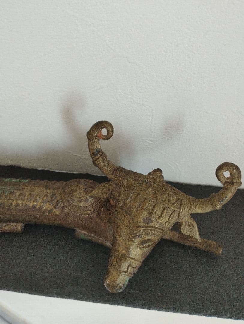 ★年末年始SALE★　インド　ベルメタル　牛の座像