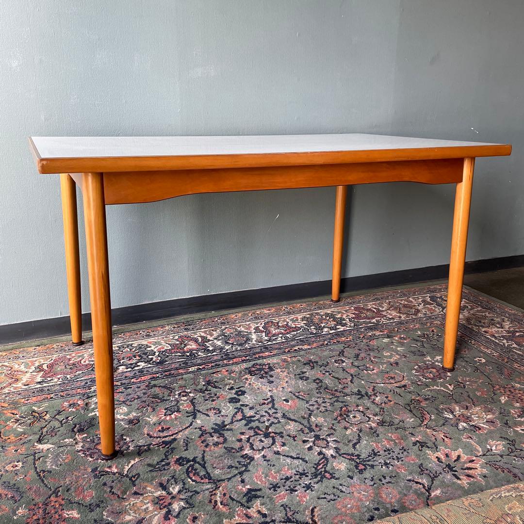 昭和レトロ　ミッドセンチュリー　北欧ヴィンテージ風　ダイニングテーブル