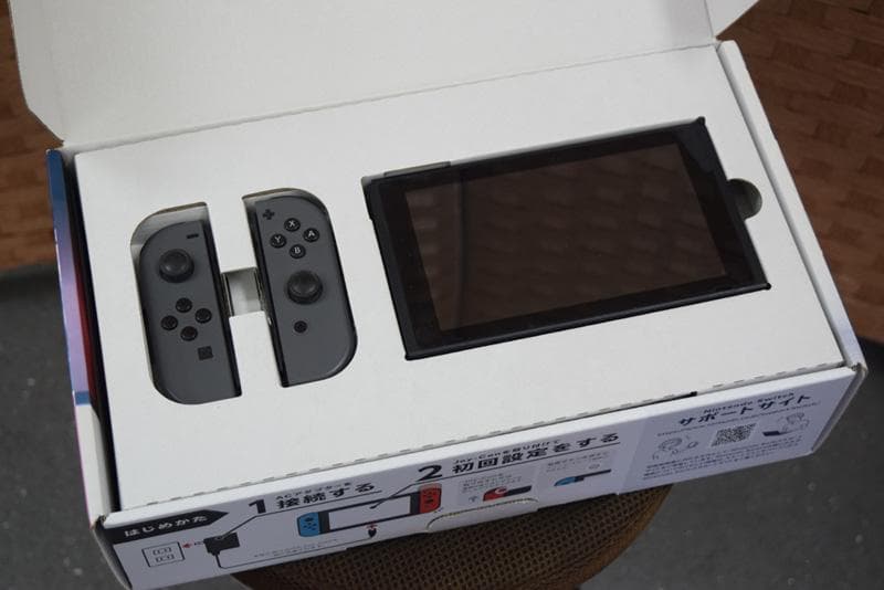 ニンテンドー Switch/スイッチ本体(ブラック) HAC-001＆プロコン