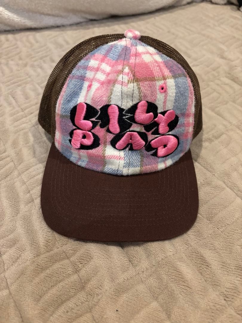 LILY PAD トラッカーキャップ ピンク・ブラウン