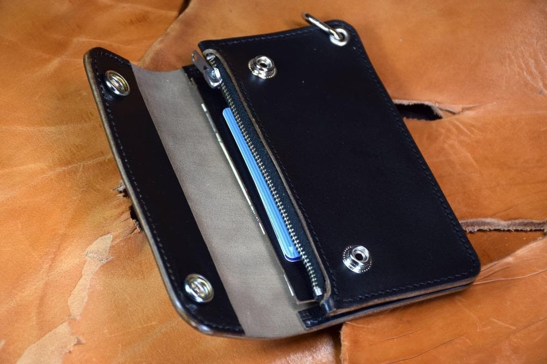 ホースバット MARYAM社　トラッカーウォレット　ミドルサイズ　黒　茶芯