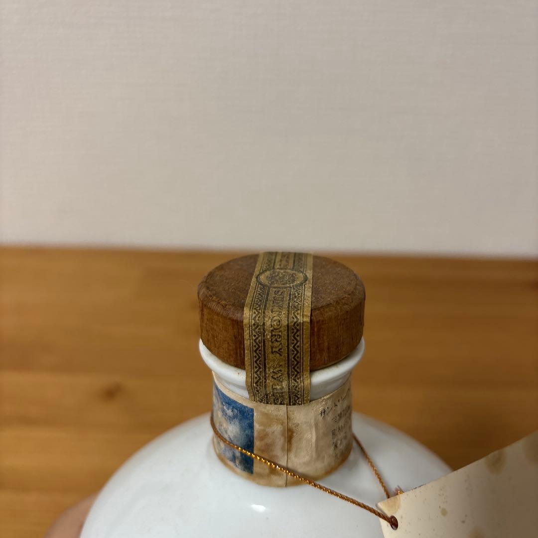 サントリーウイスキー　エクレンス　有田焼ボトル　陶器　未開封❶