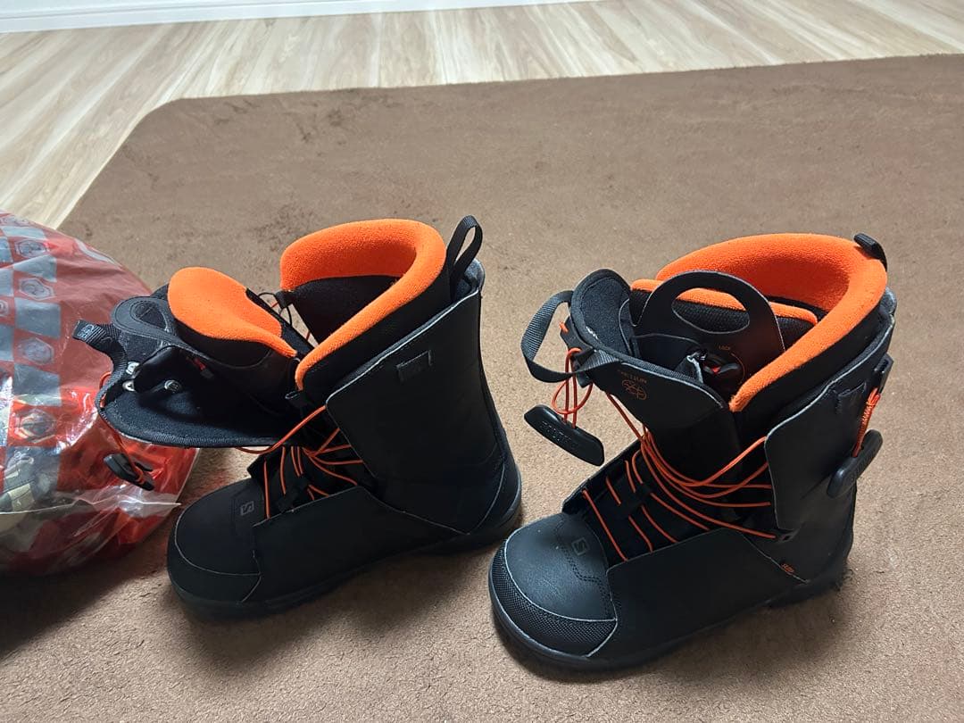 Salomon スノーボードブーツ ブラック/オレンジ