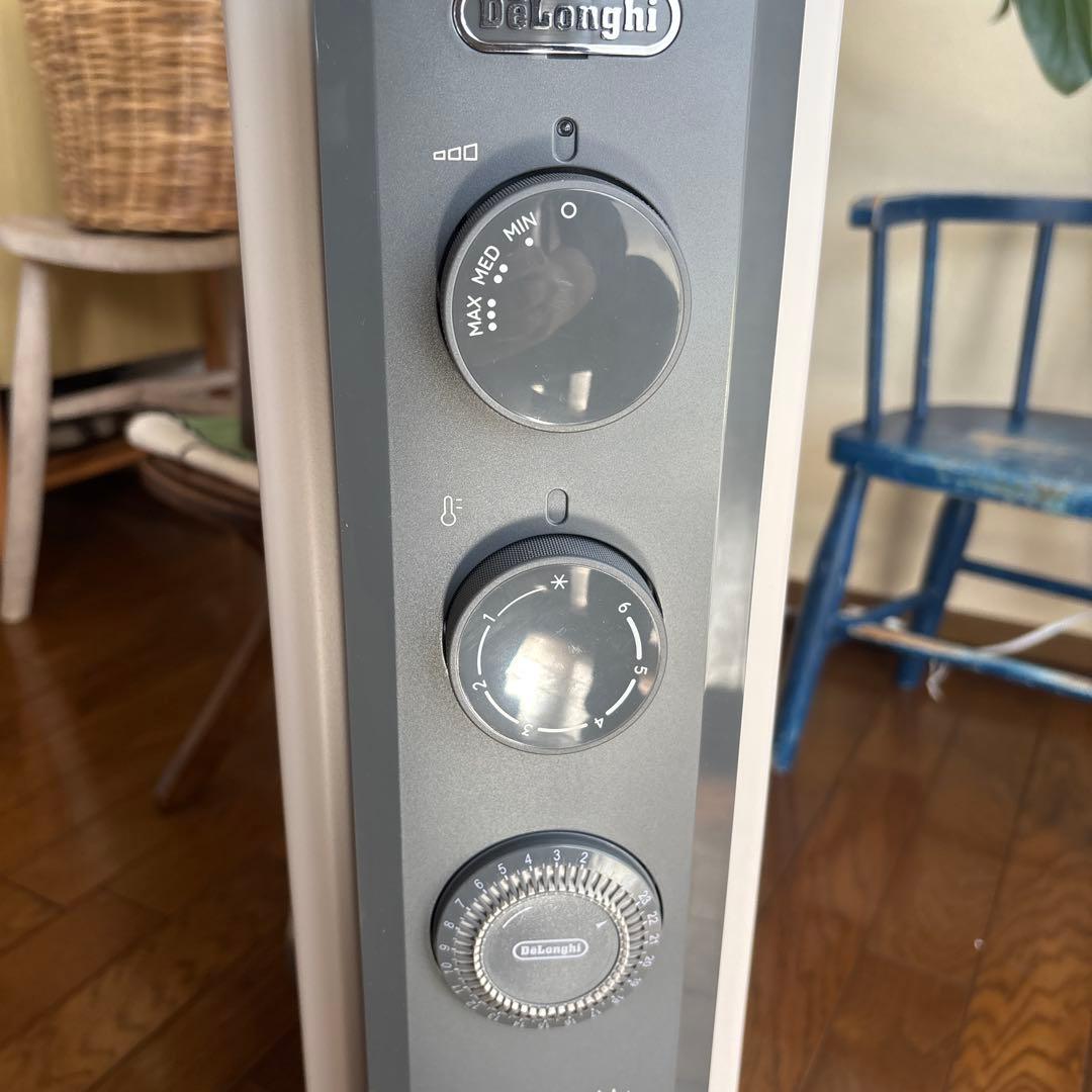デロンギ オイルヒーター ヴェルティカルドRHJ21F0812GY 美品