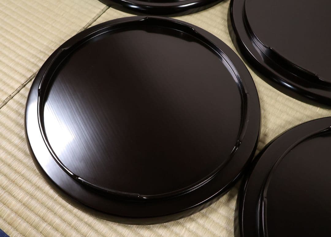 輪島塗 本堅地 黒塗 縁青漆 足付 丸膳 37.8cm 五客 木製【CM383