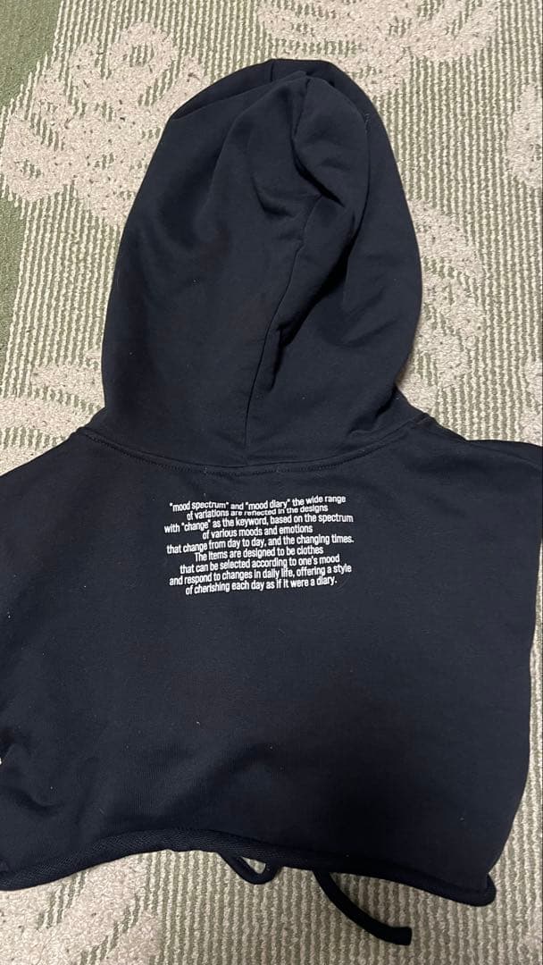 BEEDEN バックロゴ クロップド丈 ジップアップ パーカー