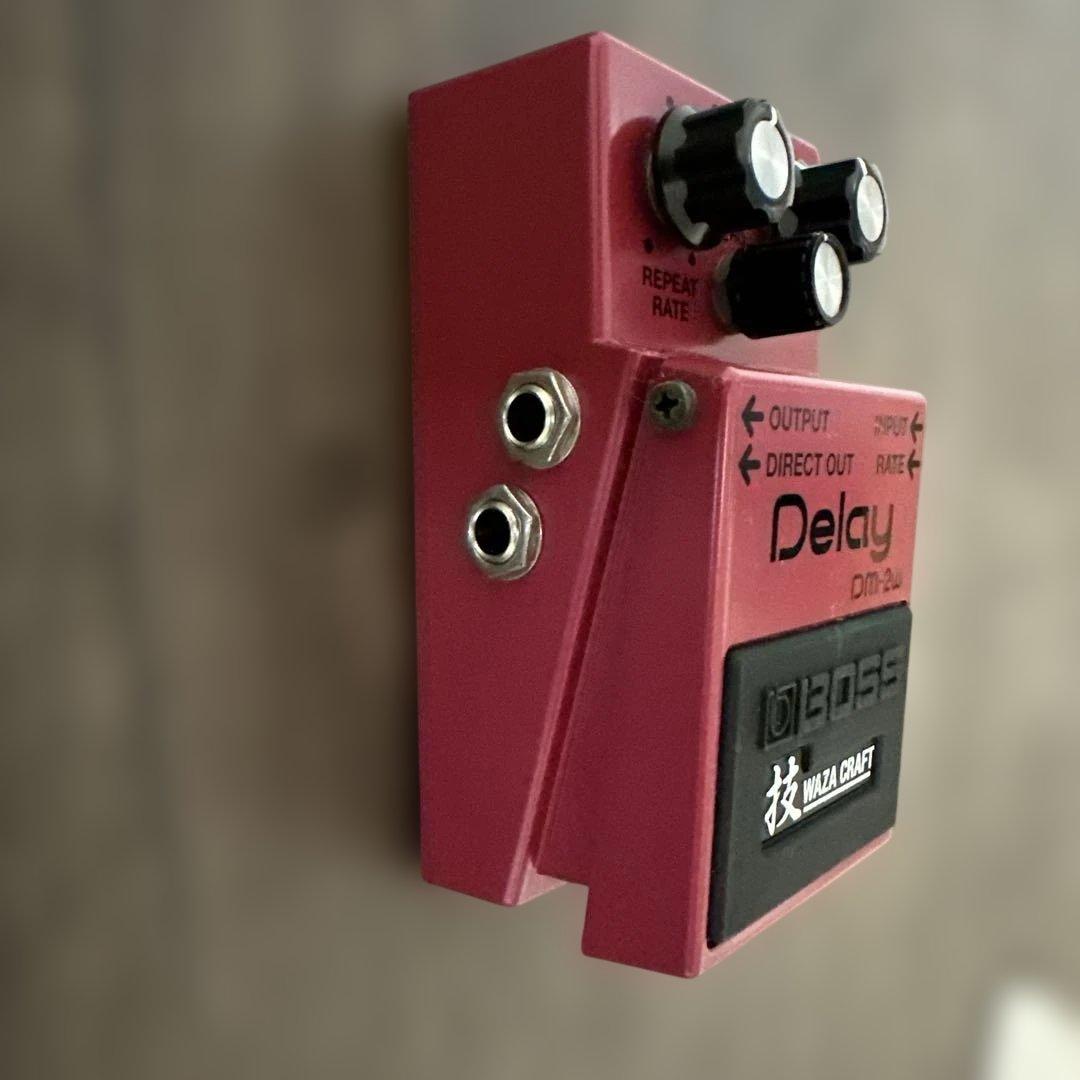 BOSS DM-2w ディレイエフェクター　※背面パーツ変更あり