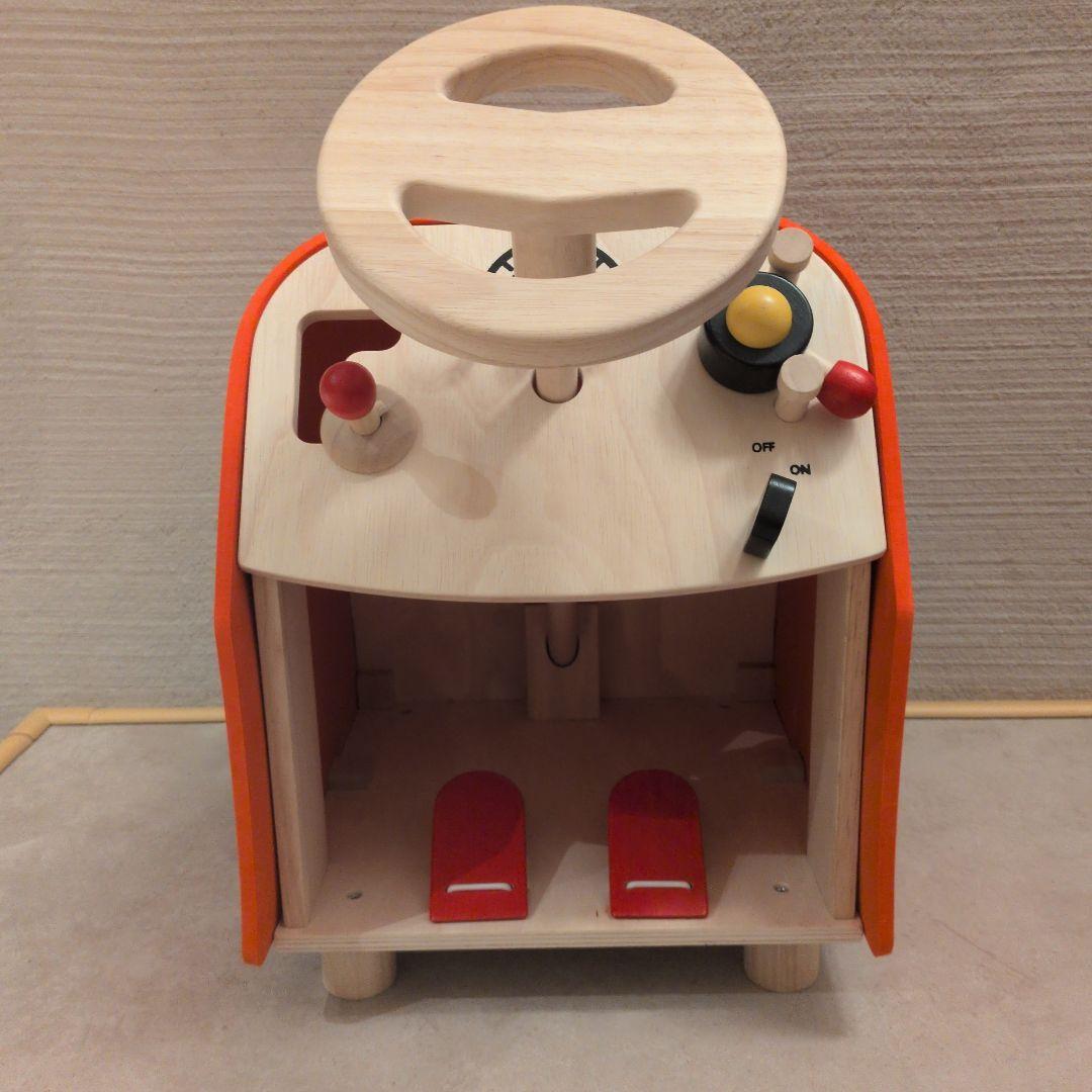 PLAN TOYS ドライビングシート　車　ハンドル　おもちゃ　木製