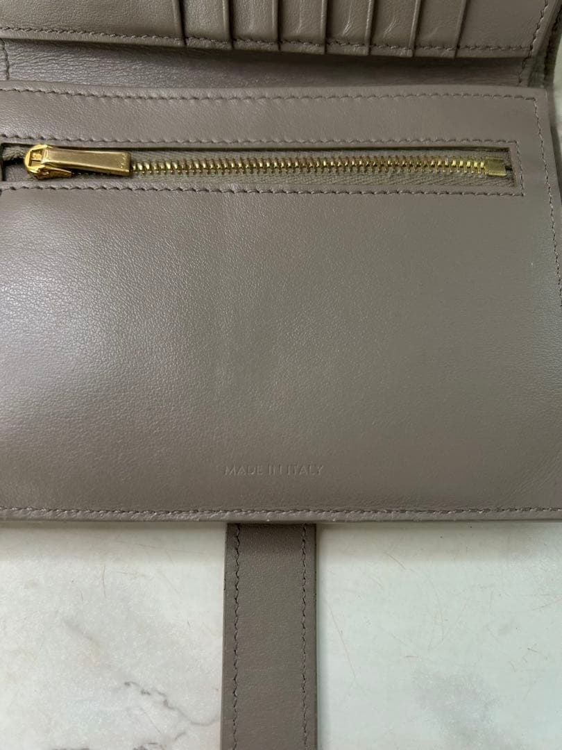 CELINE セリーヌ ミディアムストラップ 二つ折り財布 グレージュ