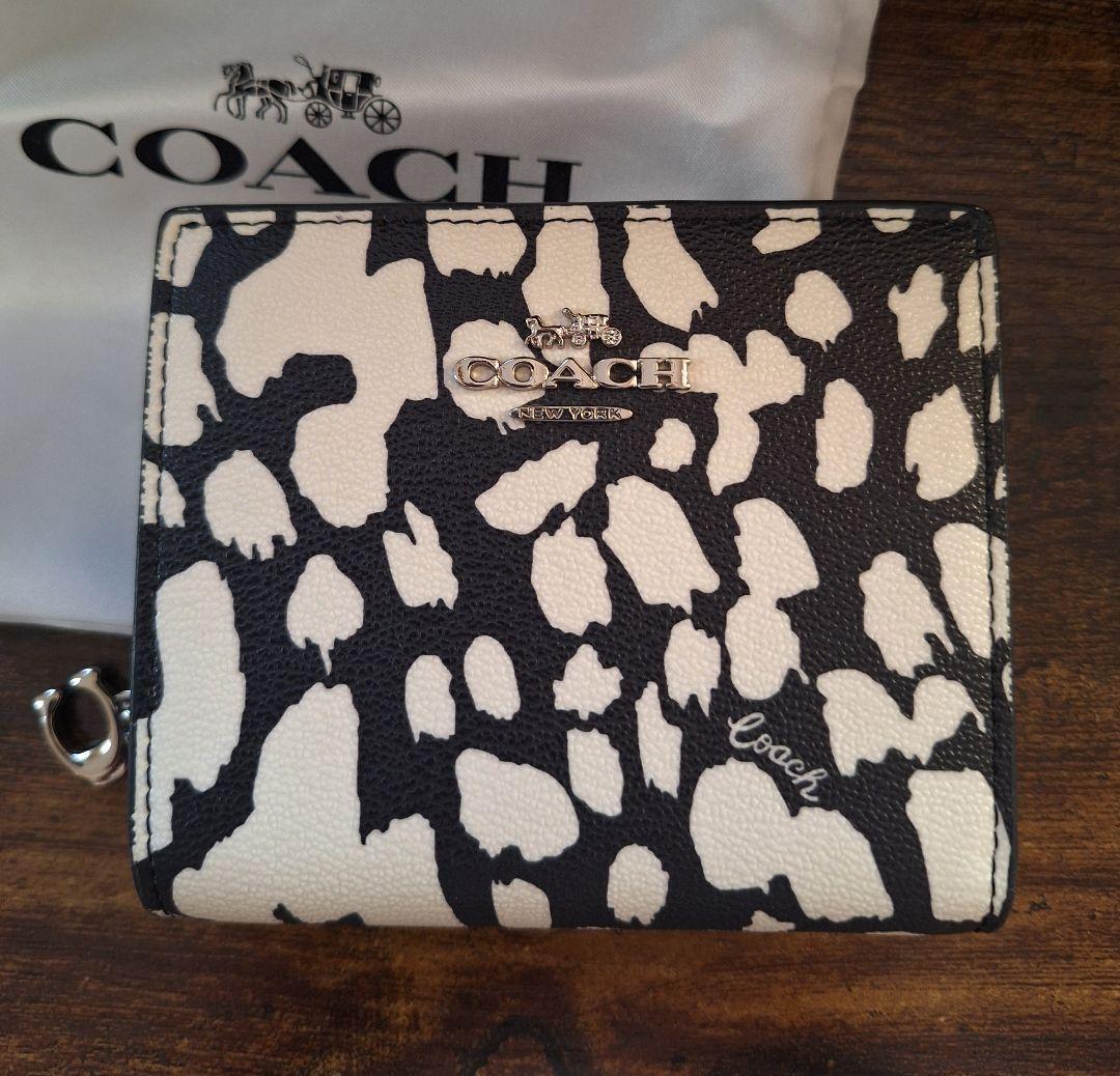 超美品 COACHコーチ 財布 アニマル ブラック&ホワイト