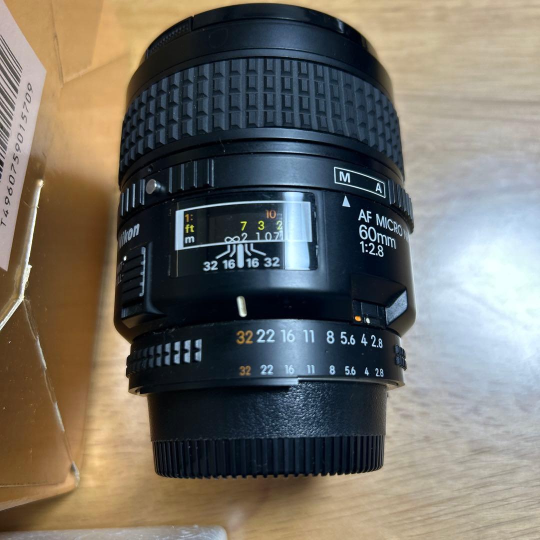 Nikon AF 一眼レフカメラ とレンズMicro-Nikkor 60mm