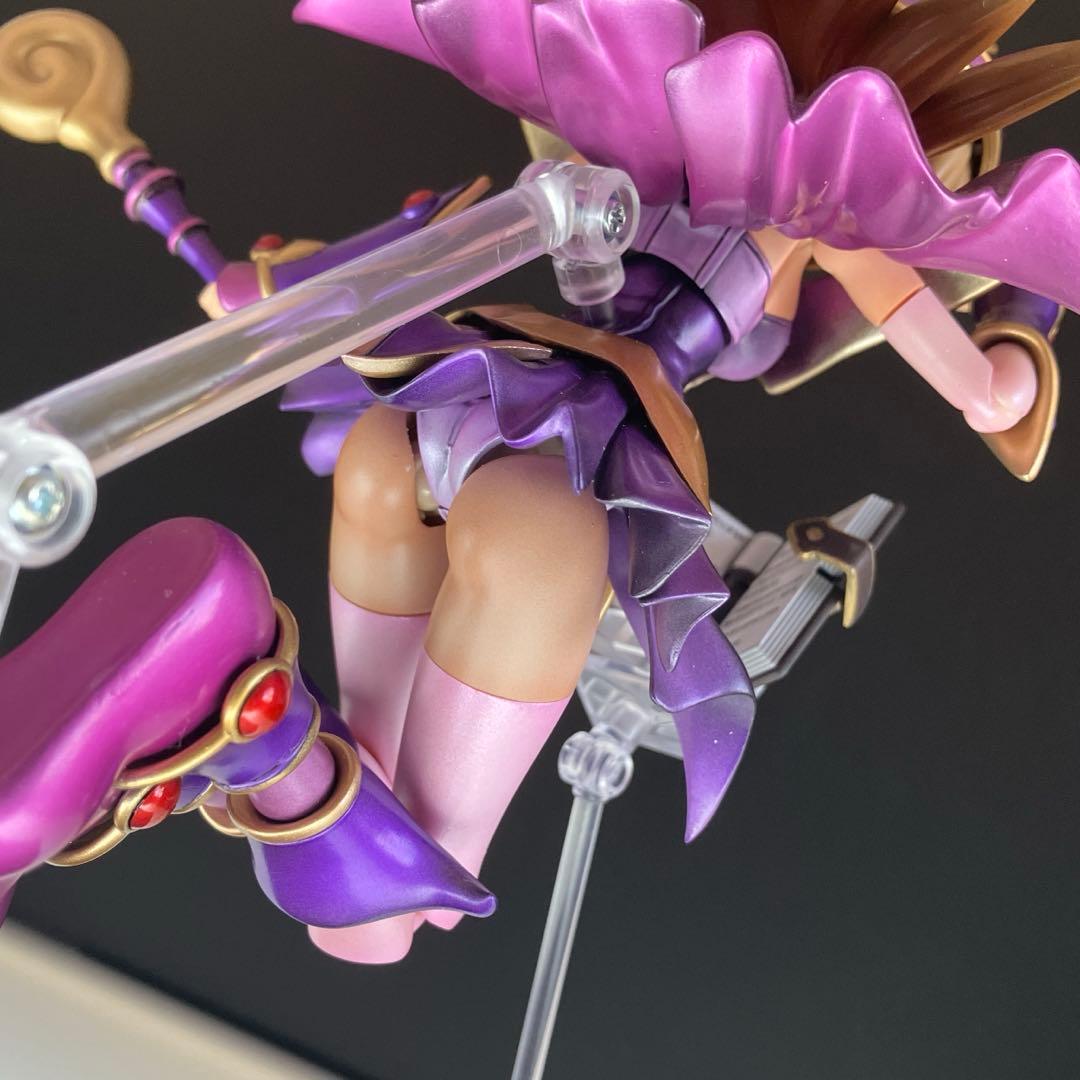 【塗装済】CFG ブラック・マジシャン・ガール 【完成品】