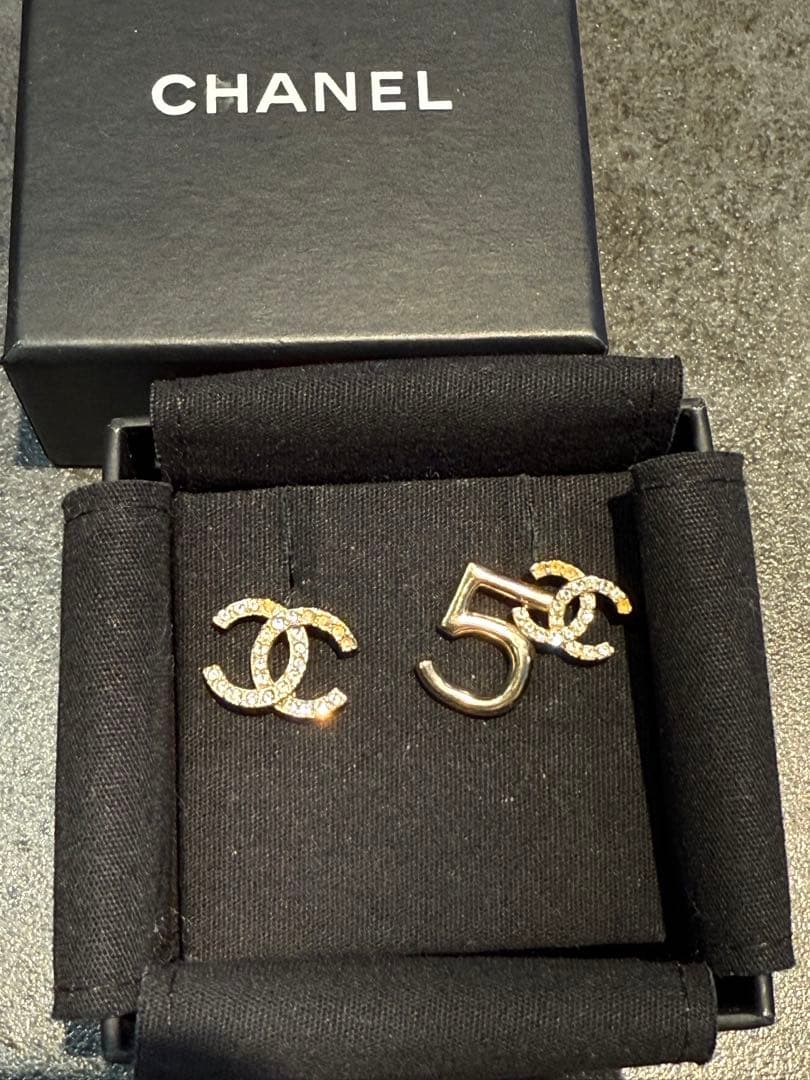 CHANEL ロゴデザイン ピアス(両耳用) 正規品 ココマーク NO.5 5