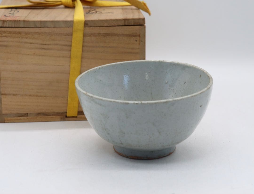 李朝　白磁茶碗　木箱付　送料込み250214