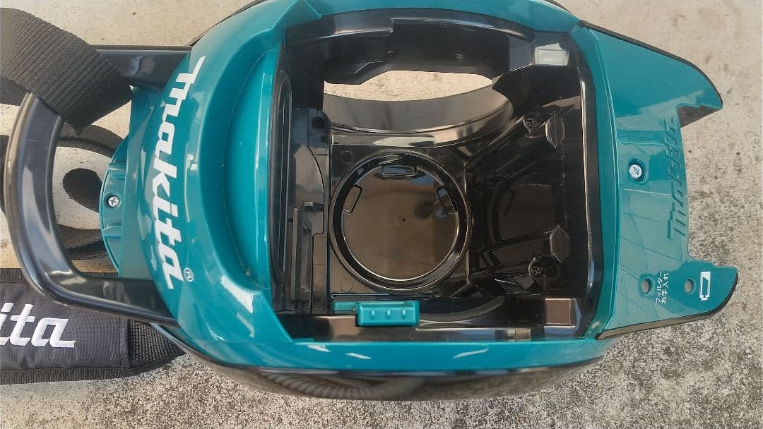 マキタ充電式クリーナー　CL500D