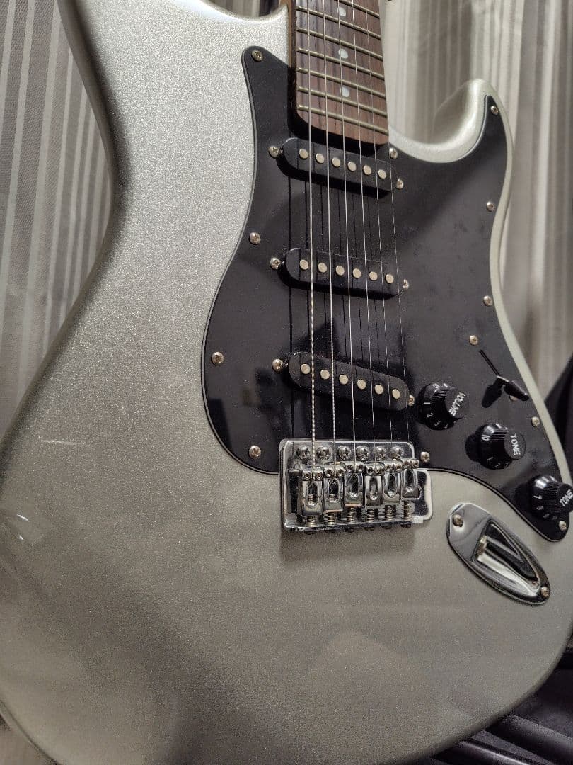 mavis エレキギター