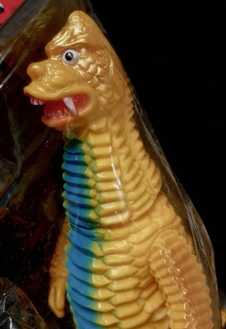 プレミアムバンダイ限定　ブルマァク　レッドキング　黄色成型　ウルトラマン　未開封