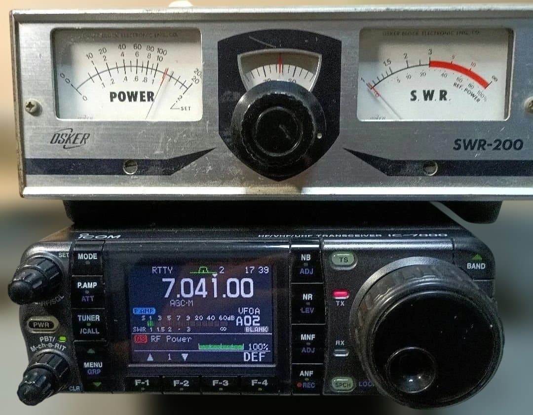 d*4様 アイコム　IC-7000 トランシーバー　100W機 　本体のみ　ジャ